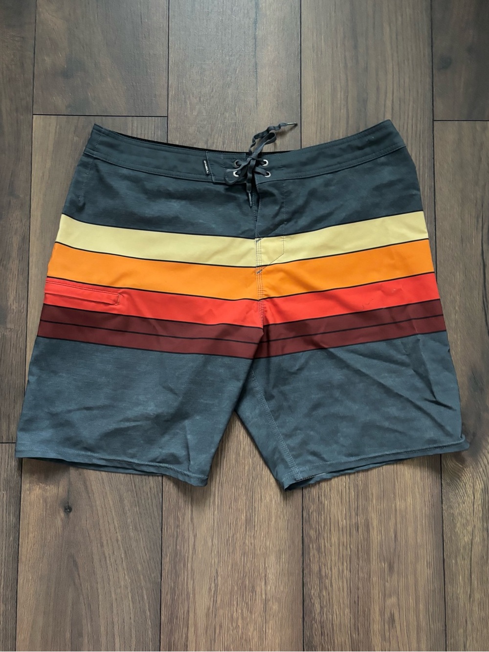 O’Neill Men's Hyperfreak Boardshorts Retro Sunset Stripes